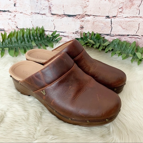Vionic Shoes - Vionic Kacie Brown Leather Clog Size 8 Wide